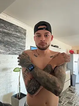 hottwoboys online show from 05/22/26, 08:10