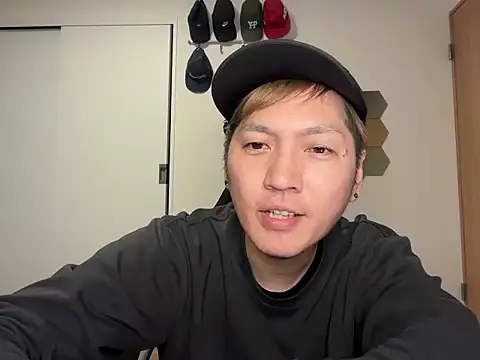 Snapshot of kensnb chatting on 11/23/25, 08:58 kensnb online show from 11/23/25, 08:58