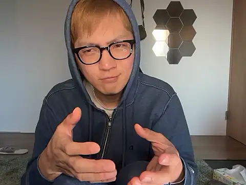 Snapshot of kensnb chatting on 11/29/25, 09:51 kensnb online show from 11/29/25, 09:51