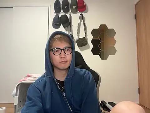 Snapshot of kensnb chatting on 12/02/25, 07:31 kensnb online show from 12/02/25, 07:31