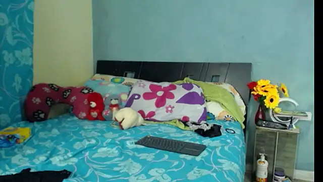 Snapshot of Madison__12 chatting on 02/25/25, 05:08 Madison  12 online show from 02/25/25, 05:08