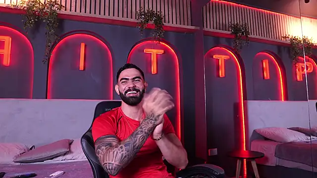 Snapshot of Austin_bolt chatting on 09/23/25, 02:47 Austin bolt online show from 09/23/25, 02:47