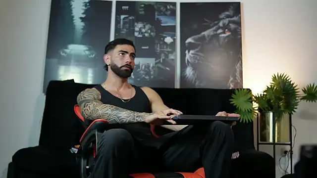 Snapshot of Austin_bolt chatting on 10/01/25, 02:28 Austin bolt online show from 10/01/25, 02:28