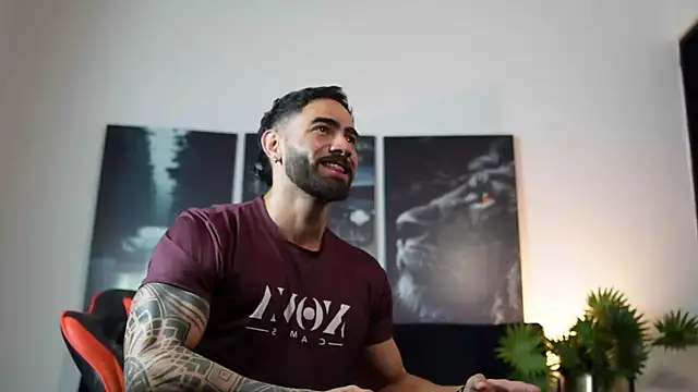 Snapshot of Austin_bolt chatting on 10/02/25, 01:34 Austin bolt online show from 10/02/25, 01:34