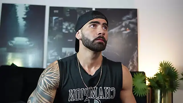 Snapshot of Austin_bolt chatting on 10/03/25, 02:19 Austin bolt online show from 10/03/25, 02:19