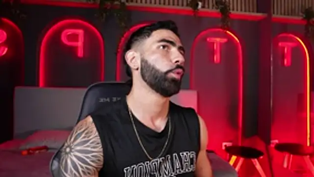 Snapshot of Austin_bolt chatting on 10/15/25, 02:44 Austin bolt online show from 10/15/25, 02:44