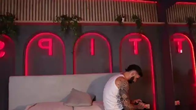 Snapshot of Austin_bolt chatting on 10/16/25, 02:23 Austin bolt online show from 10/16/25, 02:23