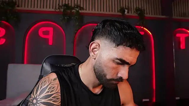 Snapshot of Austin_bolt chatting on 10/23/25, 02:22 Austin bolt online show from 10/23/25, 02:22