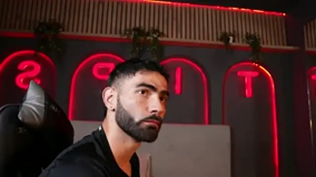 Snapshot of Austin_bolt chatting on 10/31/25, 03:40 Austin bolt online show from 10/31/25, 03:40