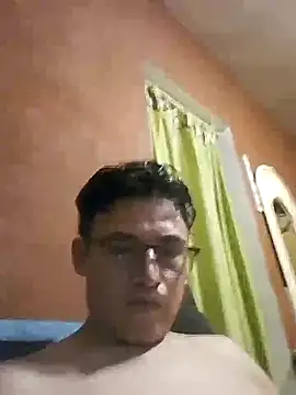 Vickktor online show from 10/26/25, 11:42