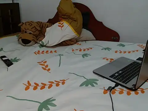 camm1205- online show from 09/08/25, 04:28