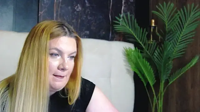 MelanieBrownn online show from 11/13/25, 03:55