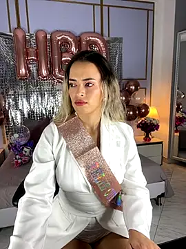 aziac10 online show from 10/11/25, 12:04