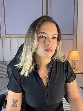 aziac10 online show from 10/23/25, 11:42