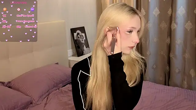 Snapshot of Naughty__Couplles chatting on 12/14/25, 04:12 Naughty Couplles online show from 12/14/25, 04:12