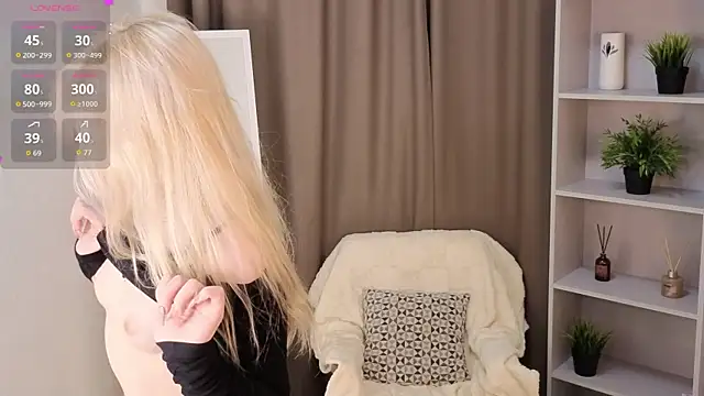 Snapshot of Naughty__Couplles chatting on 03/24/26, 03:11 Naughty Couplles online show from 03/24/26, 03:11
