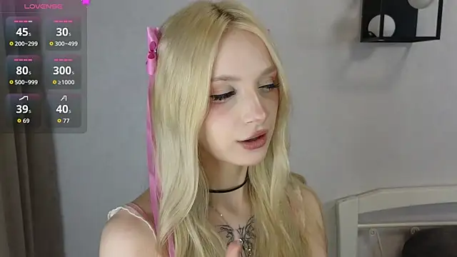 Snapshot of Naughty__Couplles chatting on 03/26/26, 03:12 Naughty Couplles online show from 03/26/26, 03:12