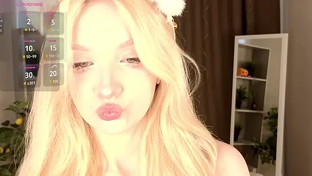 Snapshot of Naughty__Couplles chatting on 05/03/26, 03:12 Naughty Couplles online show from 05/03/26, 03:12