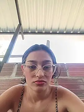 Snapshot of Ary-18 chatting on 09/26/25, 01:59 Ary-18 online show from 09/26/25, 01:59