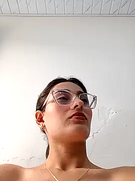 Snapshot of Ary-18 chatting on 11/04/25, 01:54 Ary-18 online show from 11/04/25, 01:54