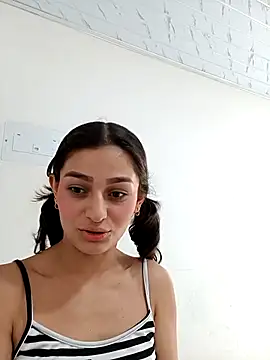 Snapshot of Ary-18 chatting on 11/05/25, 02:50 Ary-18 online show from 11/05/25, 02:50