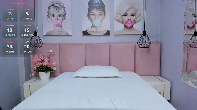 Sensual Sophie  online show from 12/17/25, 12:49