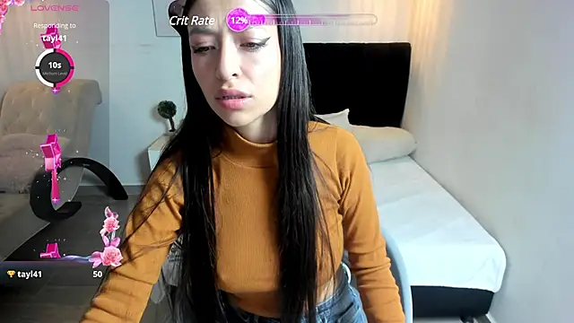 Scarlett  bell online show from 12/22/24, 12:05