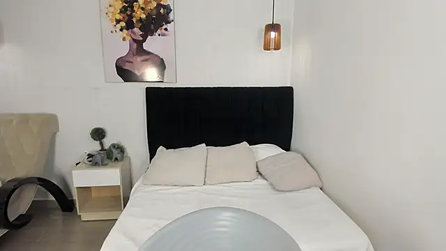 Scarlett  bell online show from 09/30/25, 01:27