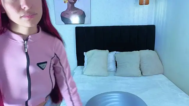 Scarlett  bell online show from 10/01/25, 01:17