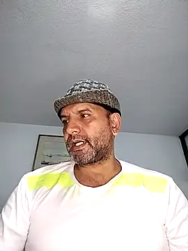 RogueTraveler online show from 09/25/25, 03:32