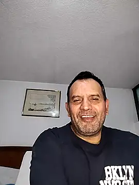 RogueTraveler online show from 10/17/25, 02:48