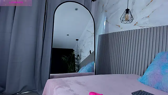 valentina lux online show from 06/29/26, 07:36