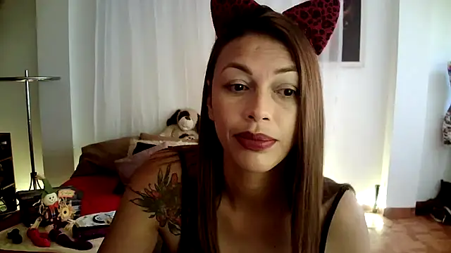 Snapshot of Hanna_Charming chatting on 09/28/25, 04:56 Hanna Charming online show from 09/28/25, 04:56