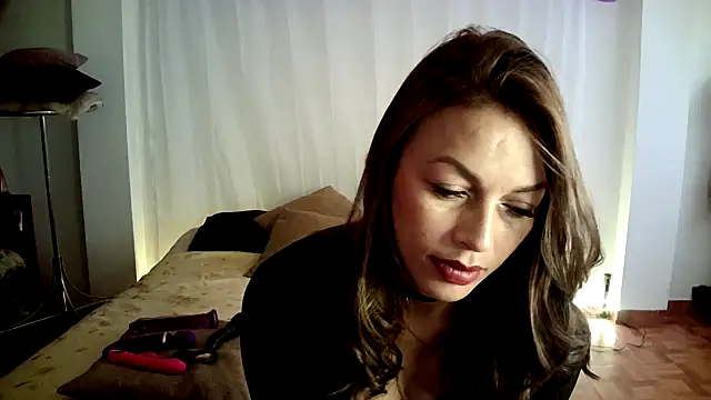 Snapshot of Hanna_Charming chatting on 11/07/25, 05:35 Hanna Charming online show from 11/07/25, 05:35