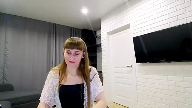 Daniella Lorente online show from 11/25/25, 09:04