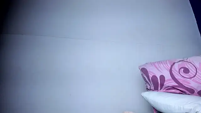 Snapshot of skinnycollins1 chatting on 10/03/25, 02:30 skinnycollins1 online show from 10/03/25, 02:30