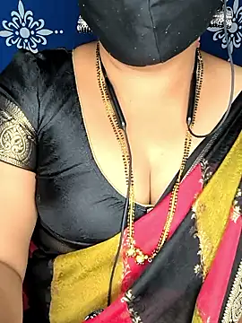Snapshot of Queen_sakshi chatting on 03/11/26, 06:03 Queen sakshi online show from 03/11/26, 06:03