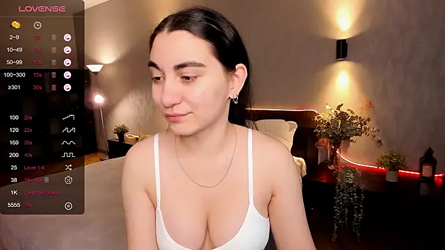 hannacheekss  online show from 12/06/24, 02:02