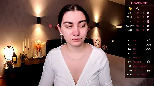 Snapshot of hannacheekss_ chatting on 11/04/25, 01:59 hannacheekss online show from 11/04/25, 01:59