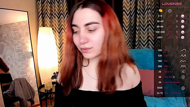 Snapshot of hannacheekss_ chatting on 11/10/25, 02:10 hannacheekss online show from 11/10/25, 02:10