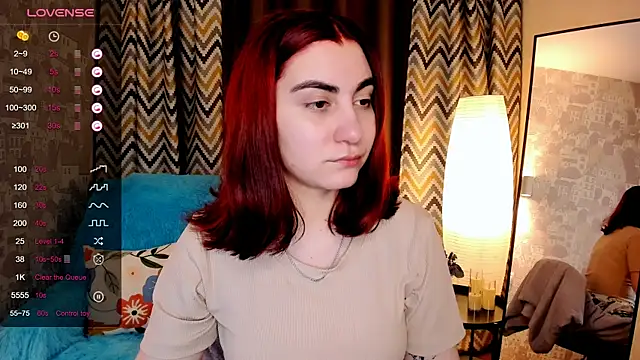 Snapshot of hannacheekss_ chatting on 11/24/25, 02:00 hannacheekss online show from 11/24/25, 02:00