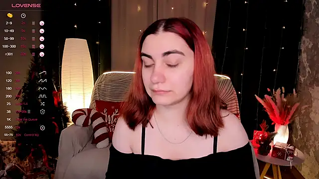 Snapshot of hannacheekss_ chatting on 12/16/25, 02:05 hannacheekss online show from 12/16/25, 02:05