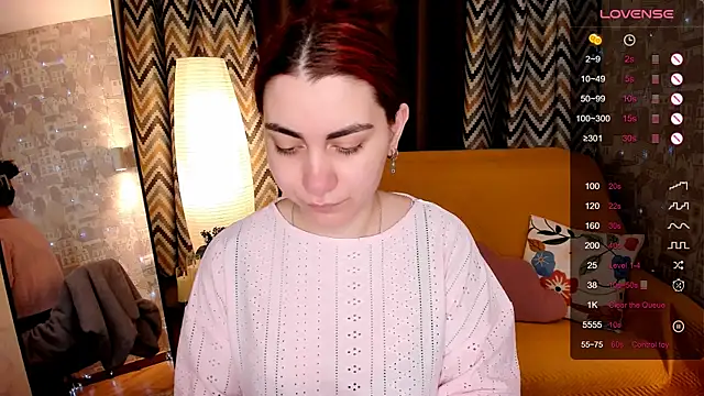 hannacheekss  online show from 05/07/26, 02:06