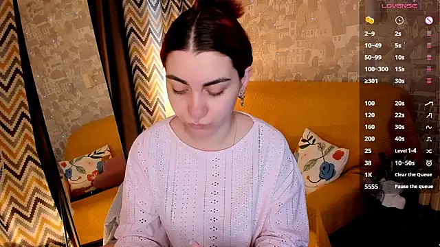 hannacheekss  online show from 07/10/26, 02:05