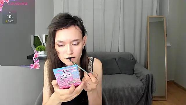 Emily Strikeee online show from 12/04/24, 12:47