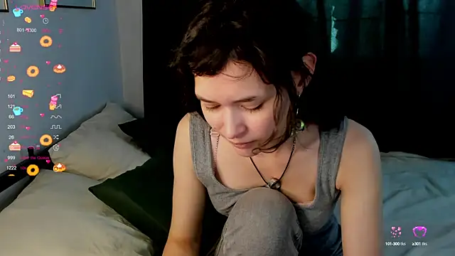 Emily Strikeee online show from 10/03/25, 08:55