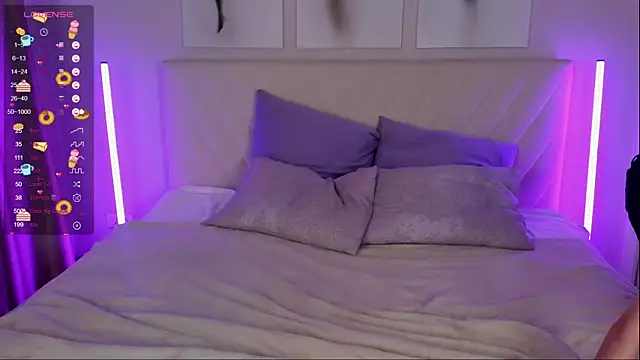 Snapshot of Emily_Strikeee chatting on 11/19/25, 10:04 Emily Strikeee online show from 11/19/25, 10:04