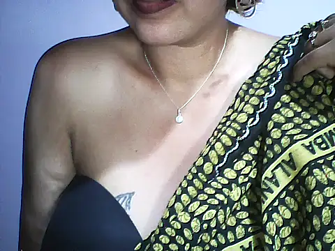 layanah12 online show from 12/24/24, 07:22