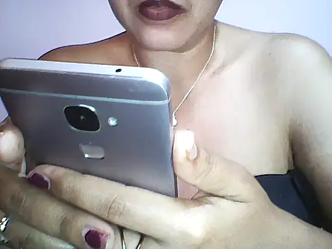 layanah12 online show from 01/28/25, 02:53