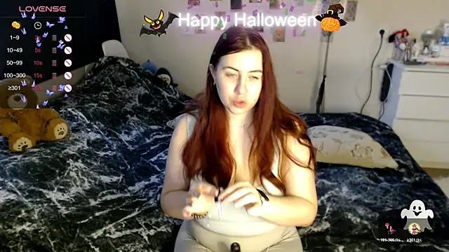 Snapshot of BettyandRich_ chatting on 10/31/25, 08:48 BettyandRich online show from 10/31/25, 08:48